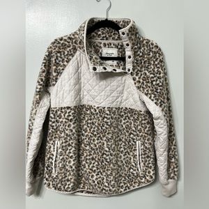 Abercrombie & Fitch Asymmetrical Snap-Up Fleece- size S